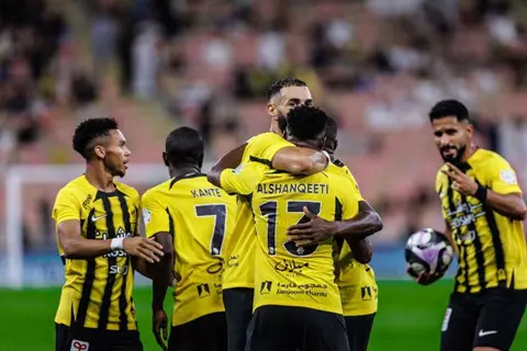 إثارة الدقائق الأخيرة تقود اتحاد جدة لفوز صعب على التعاون في الدوري السعودي